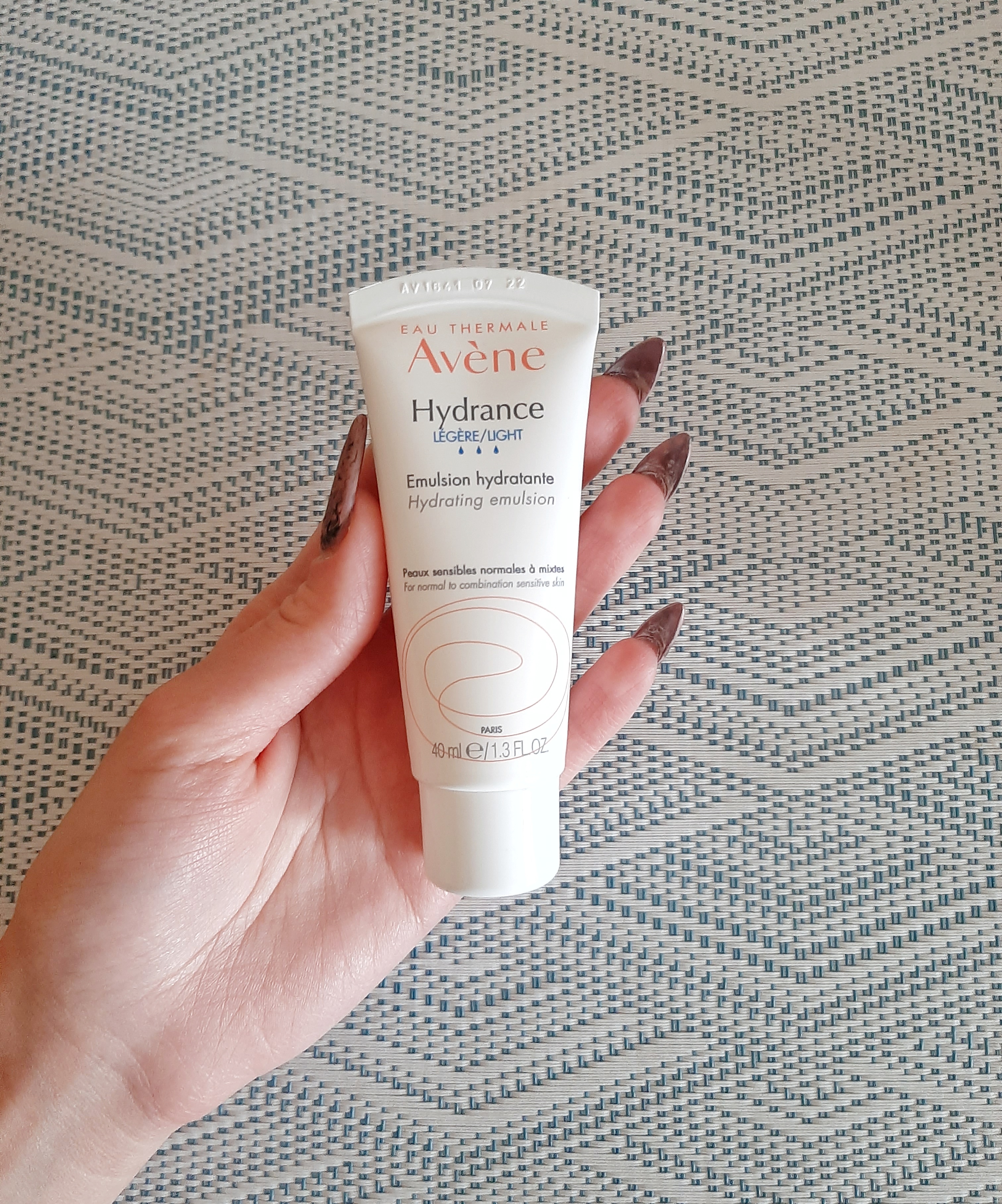 Avene Hydrance Light