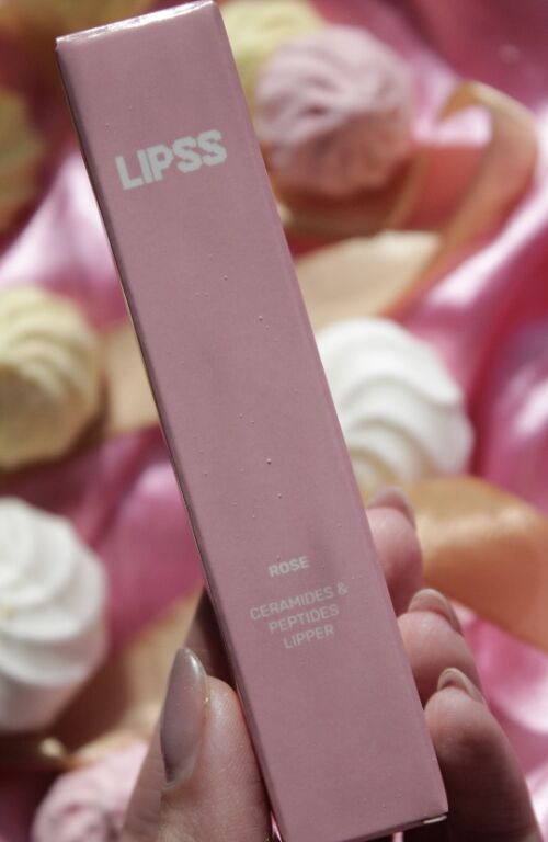 Додати губам ніжності допоможе Lipss Lipper у відтінку Rose