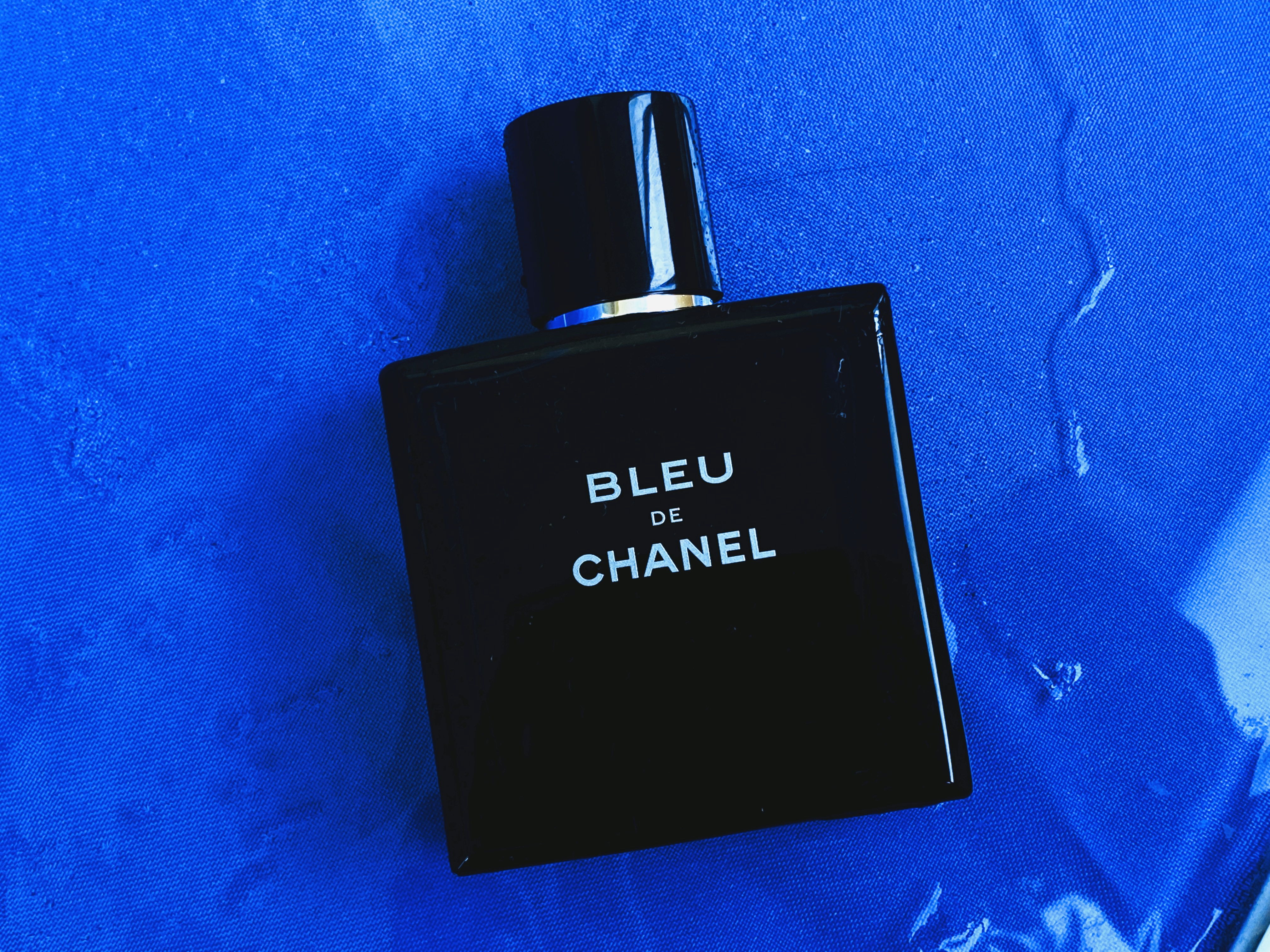Улюблений аромат з полички чоловіка. Blue de Chanel