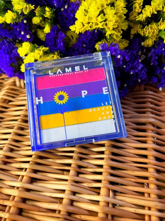 Набір підводок LAMEL Make Up HOPE Color Eyeliner Palette