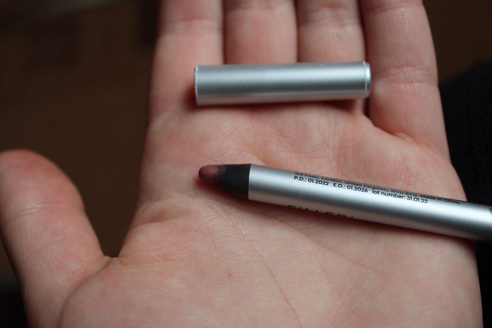 Допис порівняння LN Pro Filler Lip Liner та Eveline Cosmetics Variete Gel Lip Pencil Waterproof