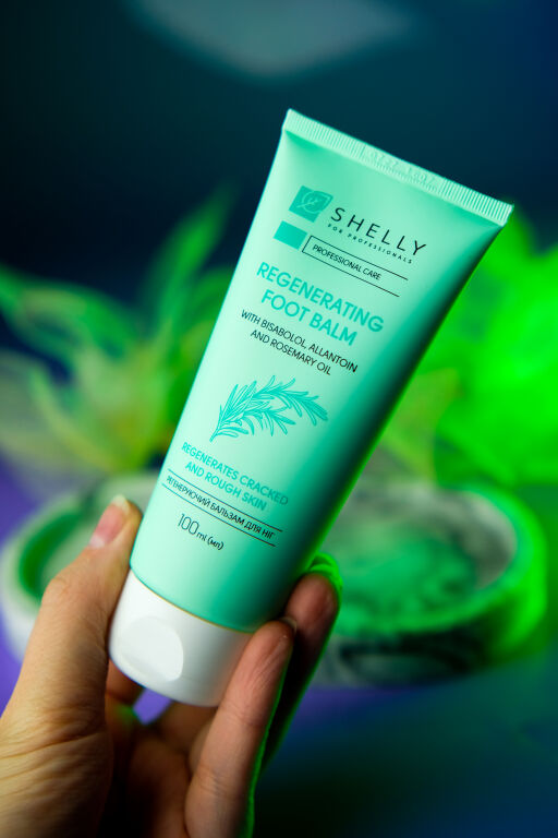 Приводимо ноги до ідеалу, разом з Shelly Regenerating Foot Balm