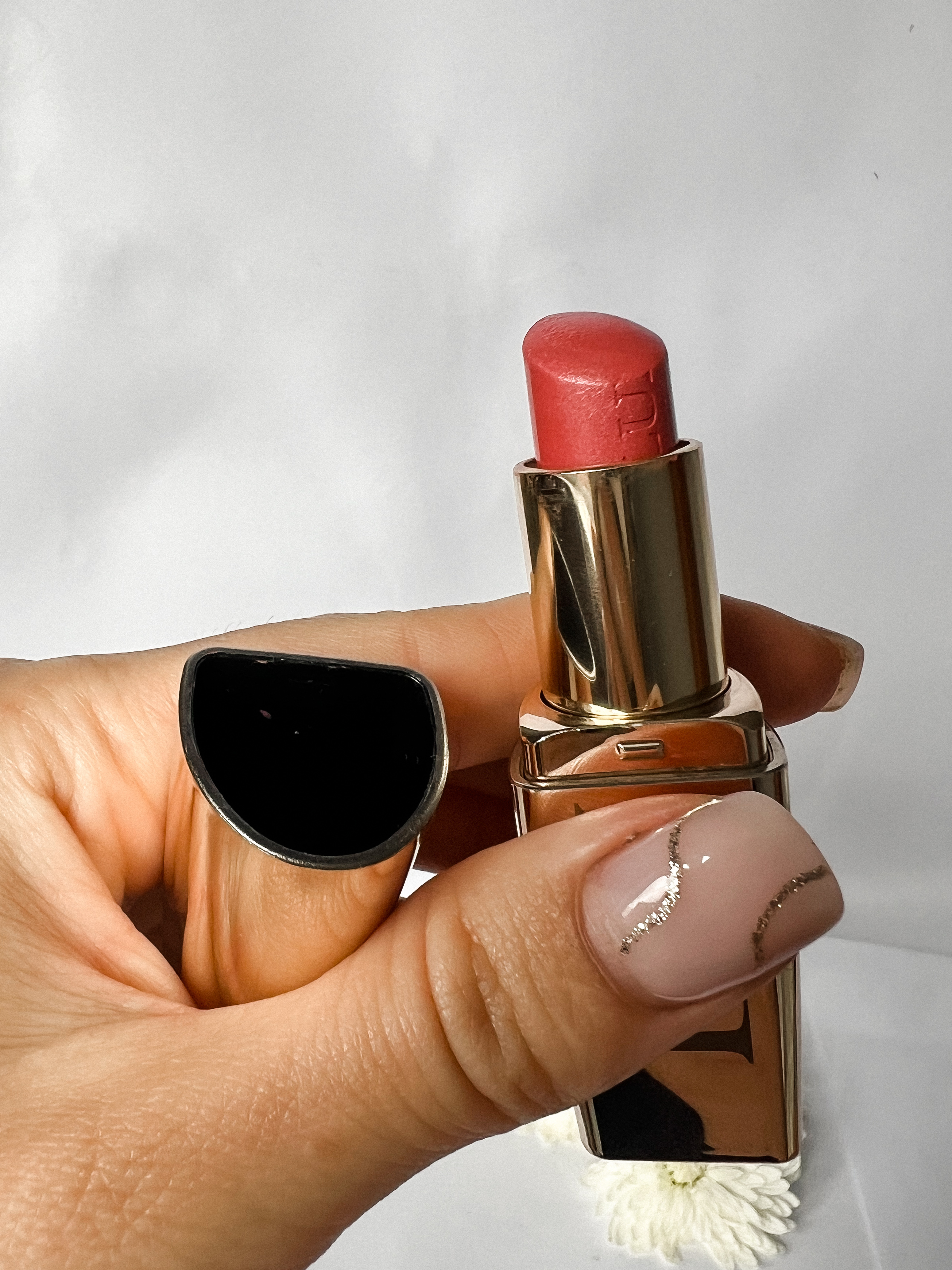 Помада Avon Lipstick Luxe