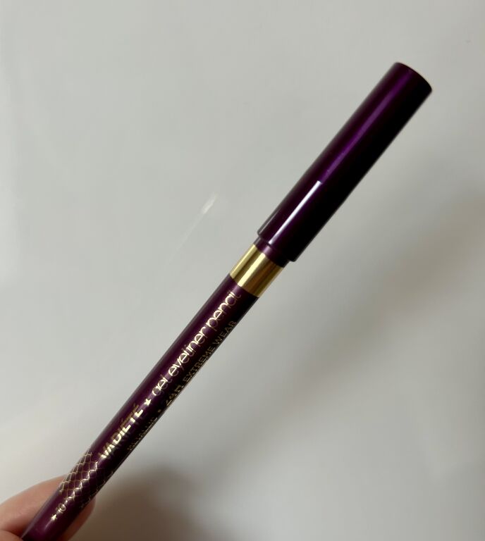 Супер популярний відтінок олівця…