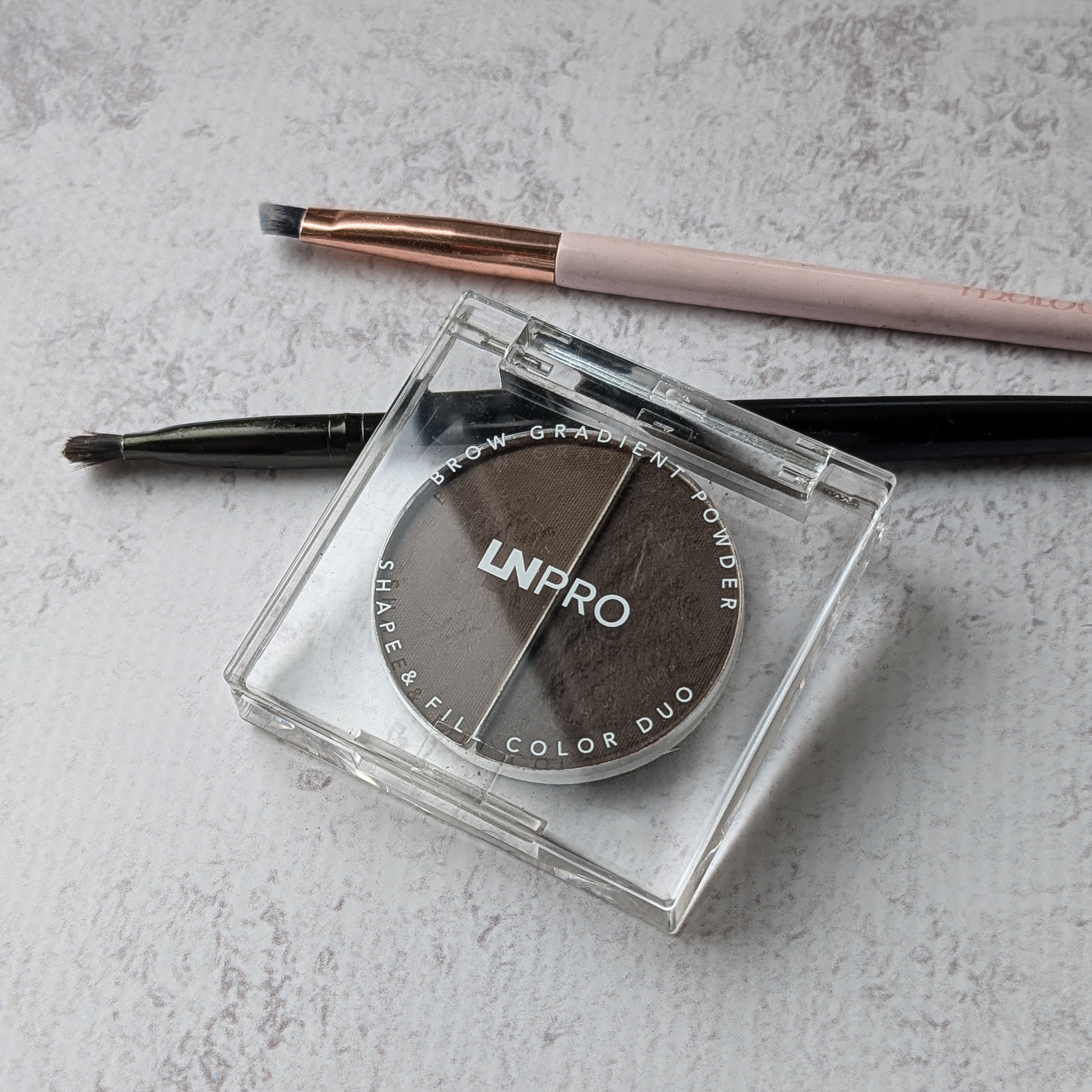 LN Pro Brow Gradient Powder 102