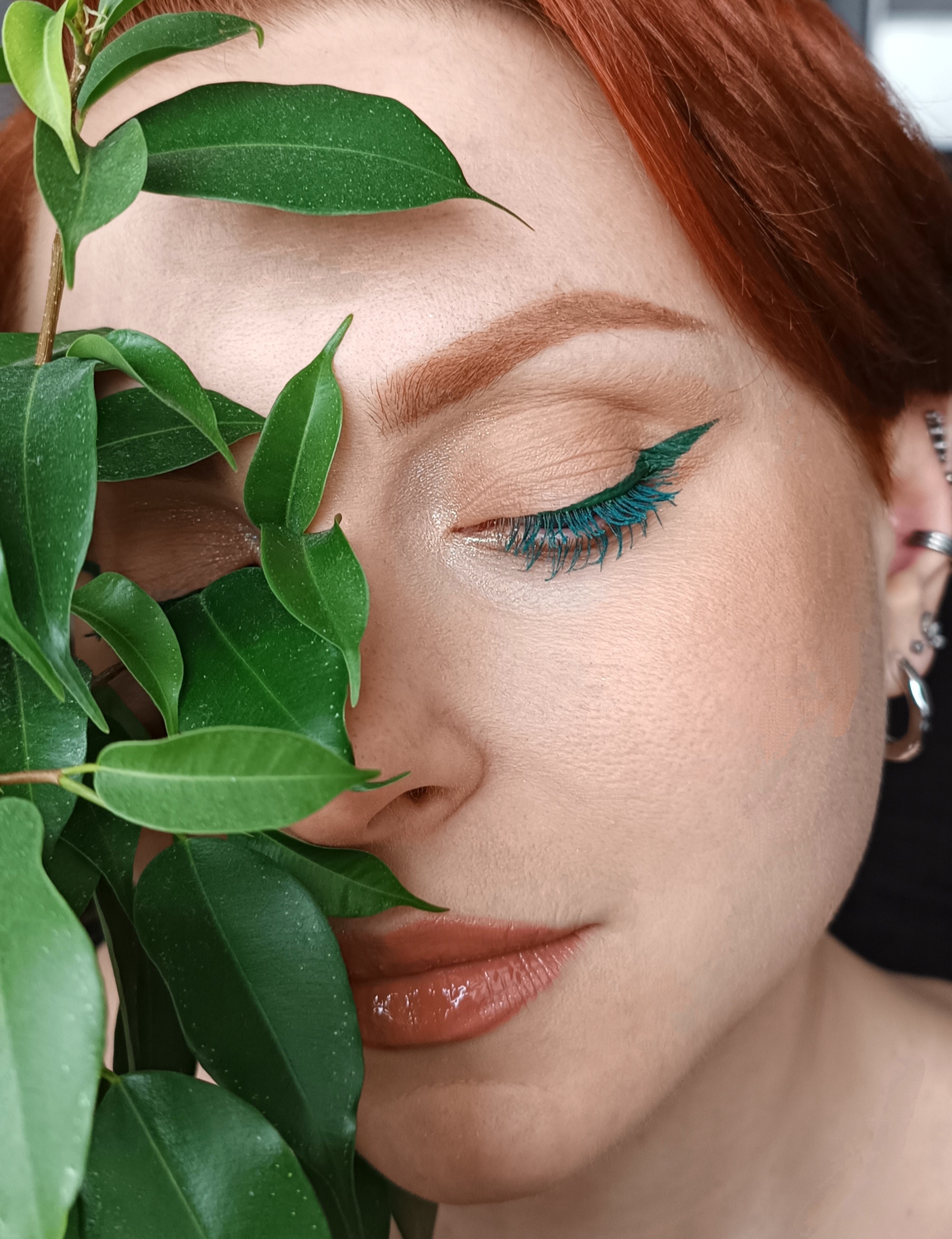 Кольорова туш Hean Color Mascara Emerald та рідка підводка Maxi Color Play Eyeliner Green