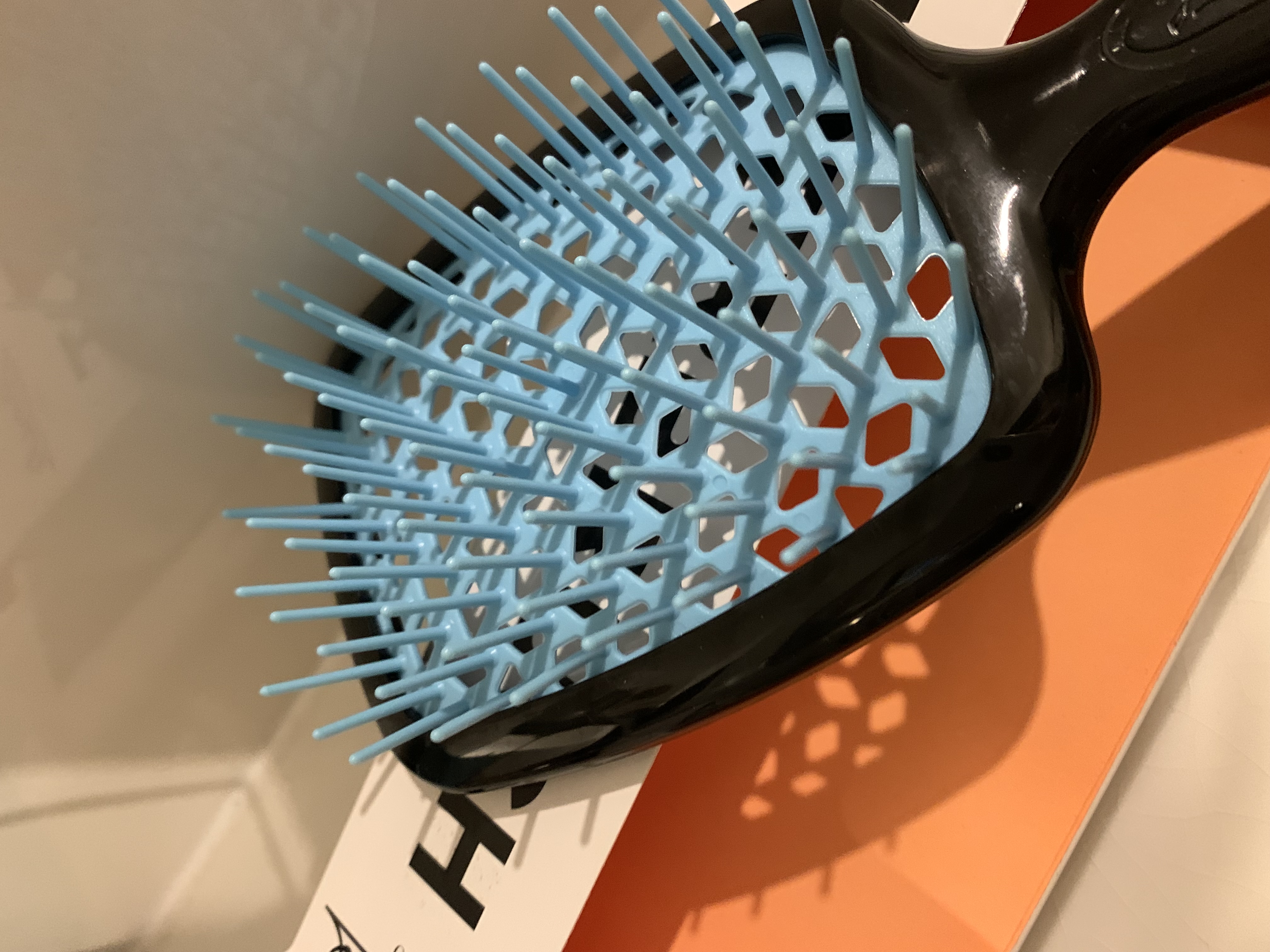 Janeke SUPERBRUSH: нова щітка для волосся від італійського бренду