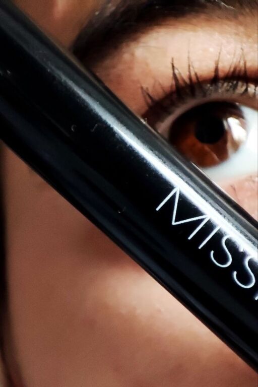 Сьогодні розповім про бюджетну туш Missha The Style 4D Mascara.