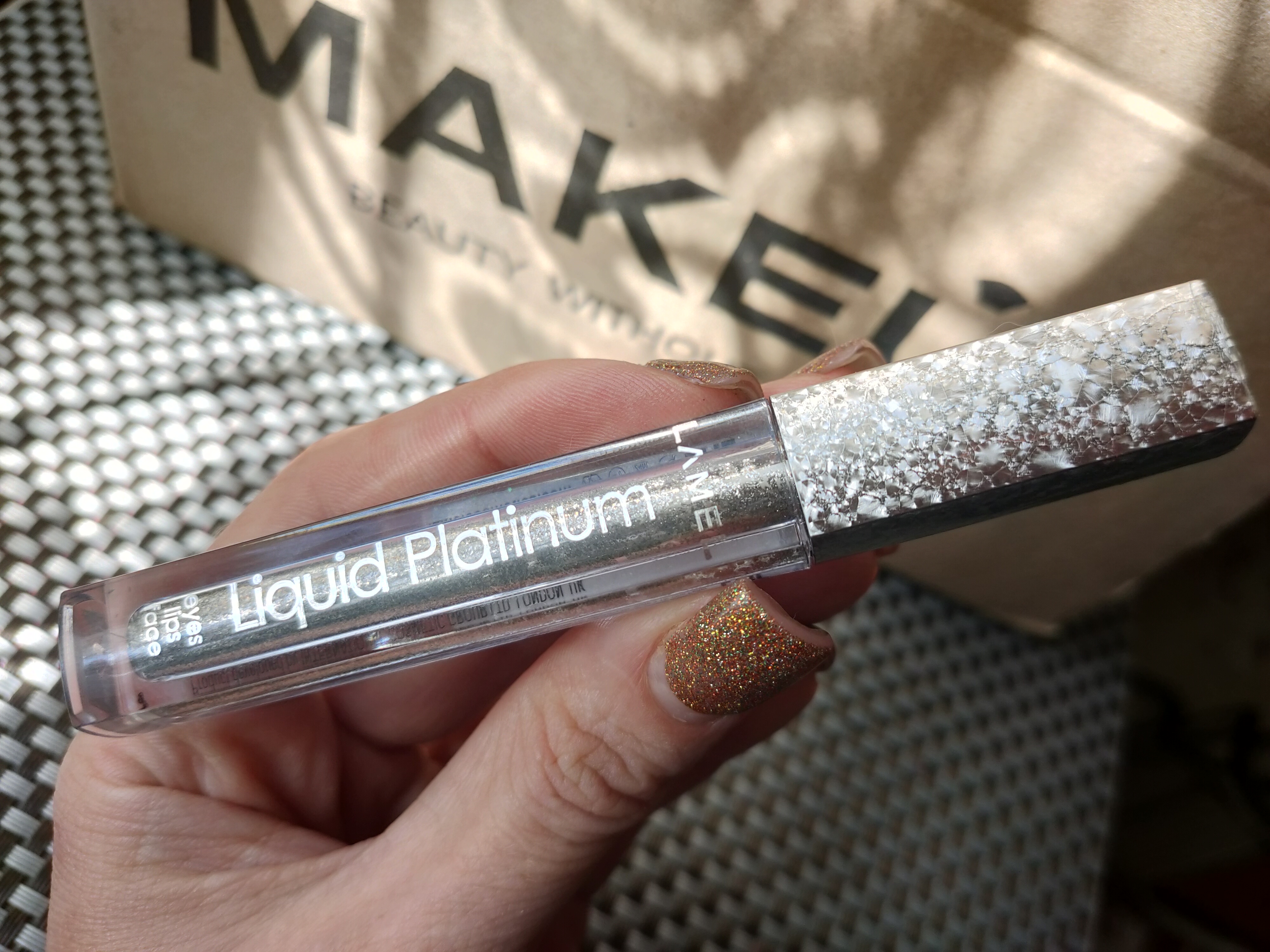 Рідкий глітер LAMEL Make Up Liquid Eyeshadow