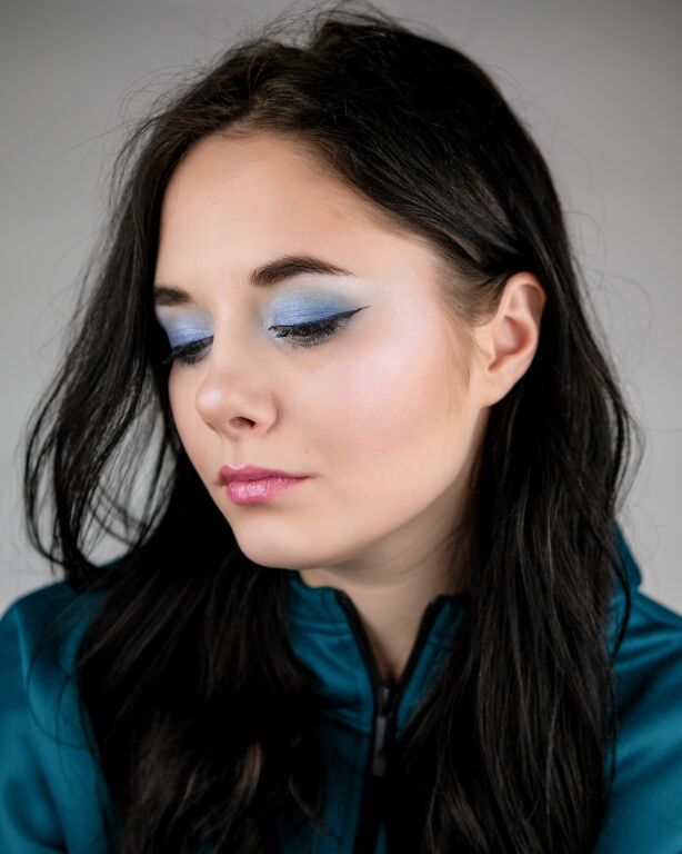 Блакитний макіяж на який надихнув Makeup Club