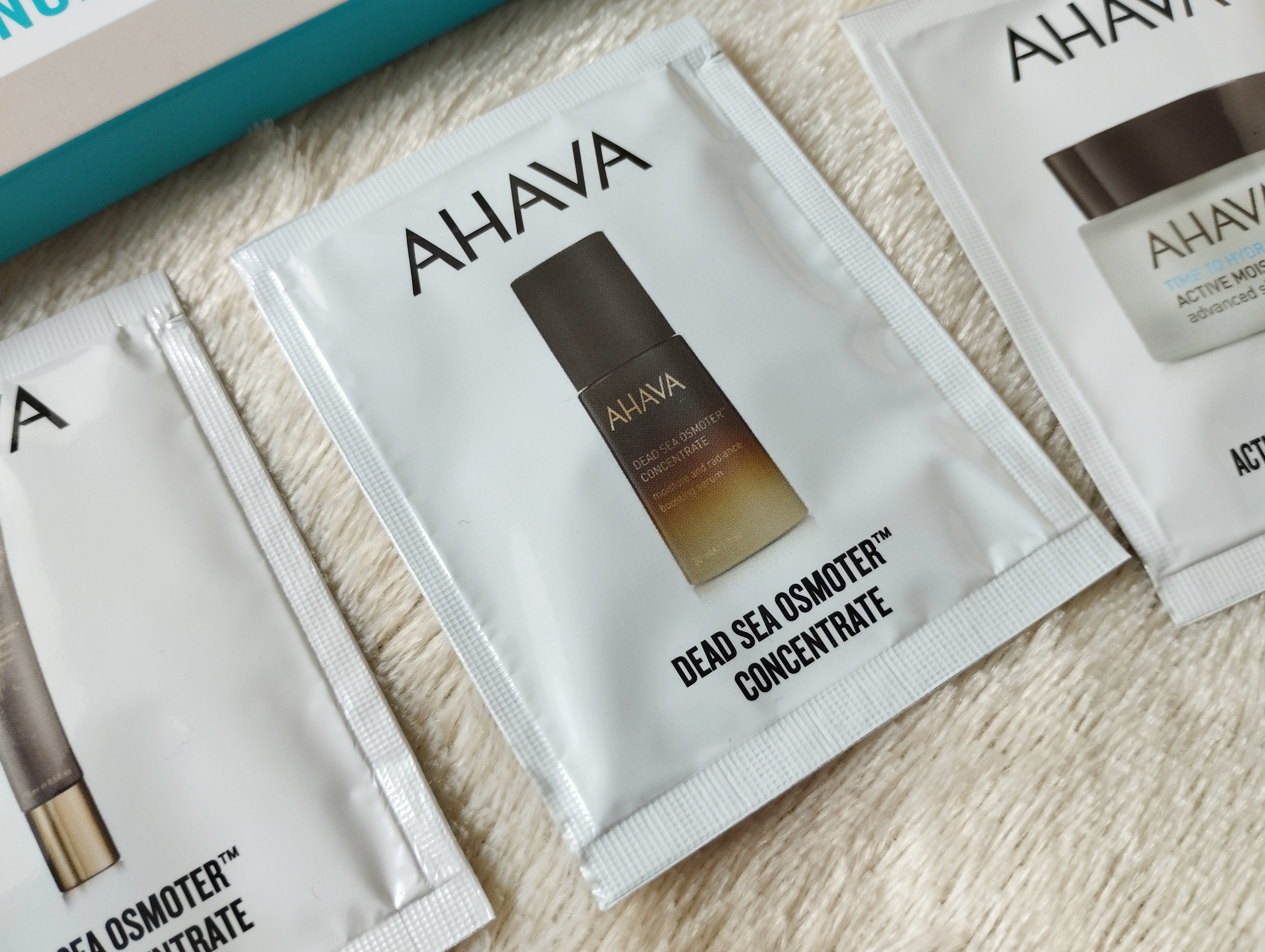 Сироватка для обличчя з мінералами Ahava Dead Sea Osmoter Concentrate