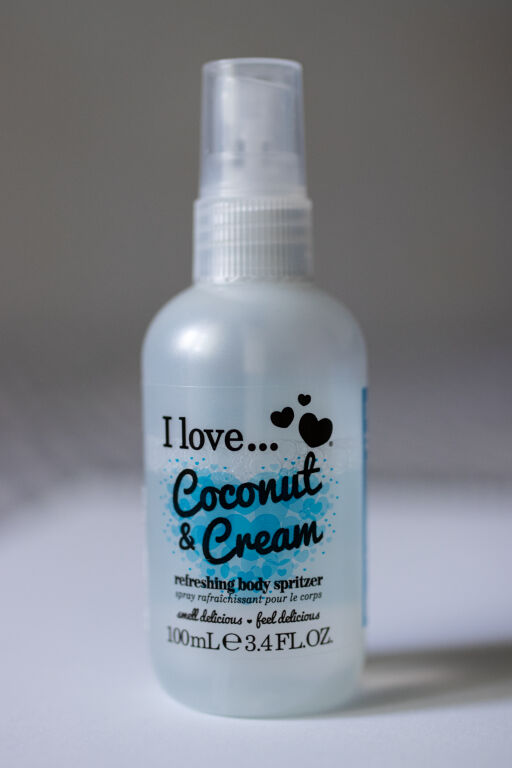 Спрей для тіла I Love... Coconut & Cream Refreshing Body Spritzer