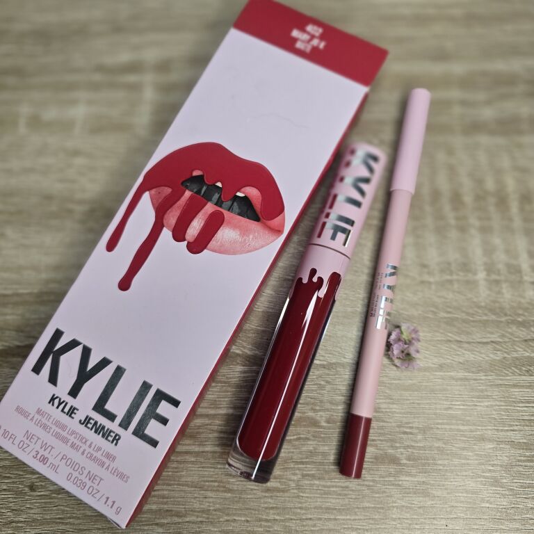 Kylie Cosmetics Matte Lip Kit