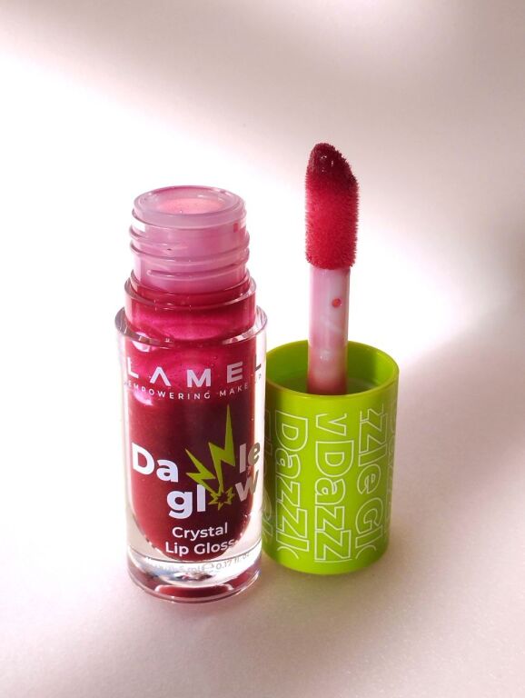 Готові сяяти з Lamel Make Up Dazzle Glow