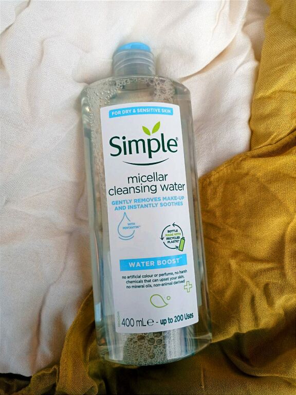 Міцелярна вода Simple Water Boost Micellar Cleansing Water