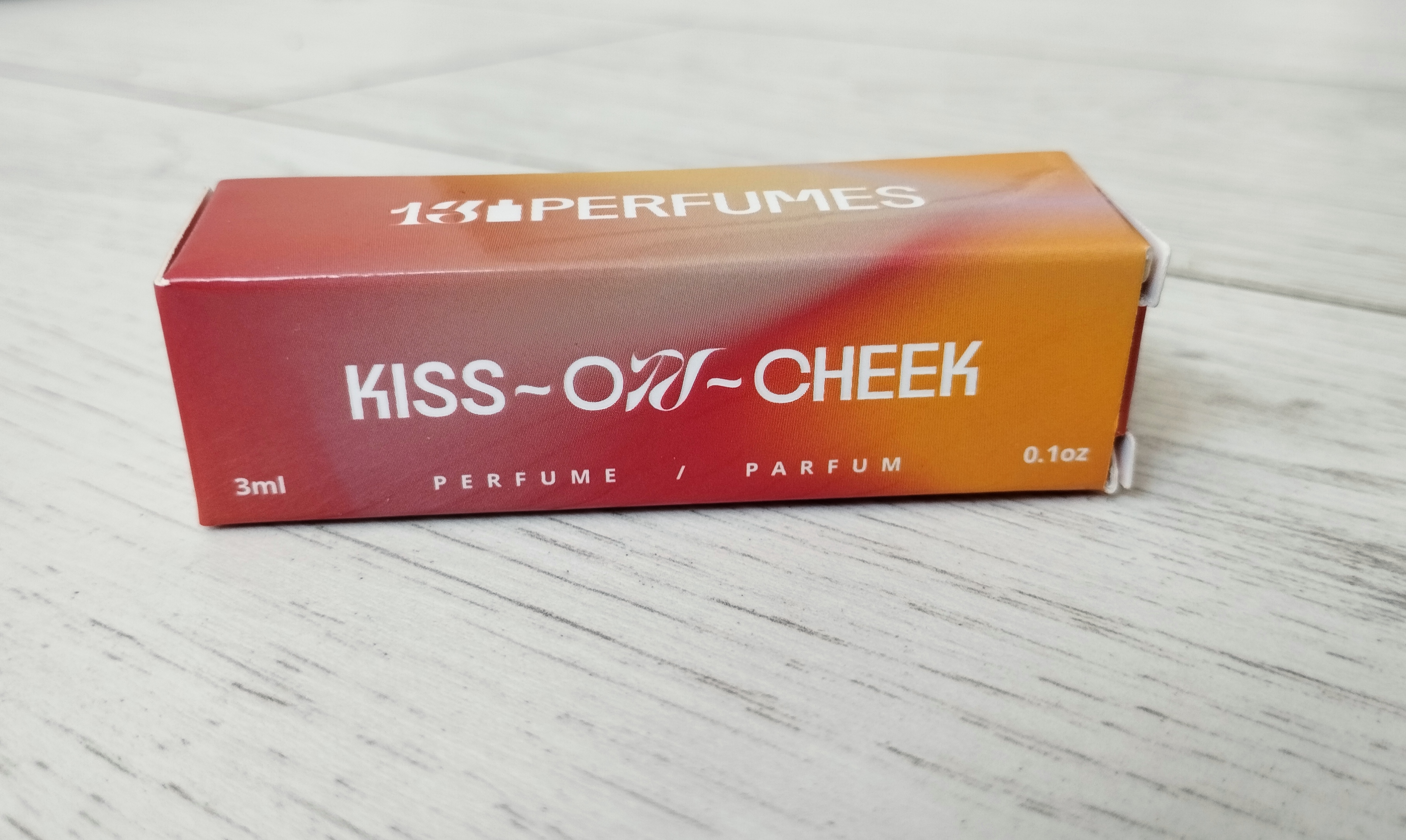 13PERFUMES Kiss-On-Cheek