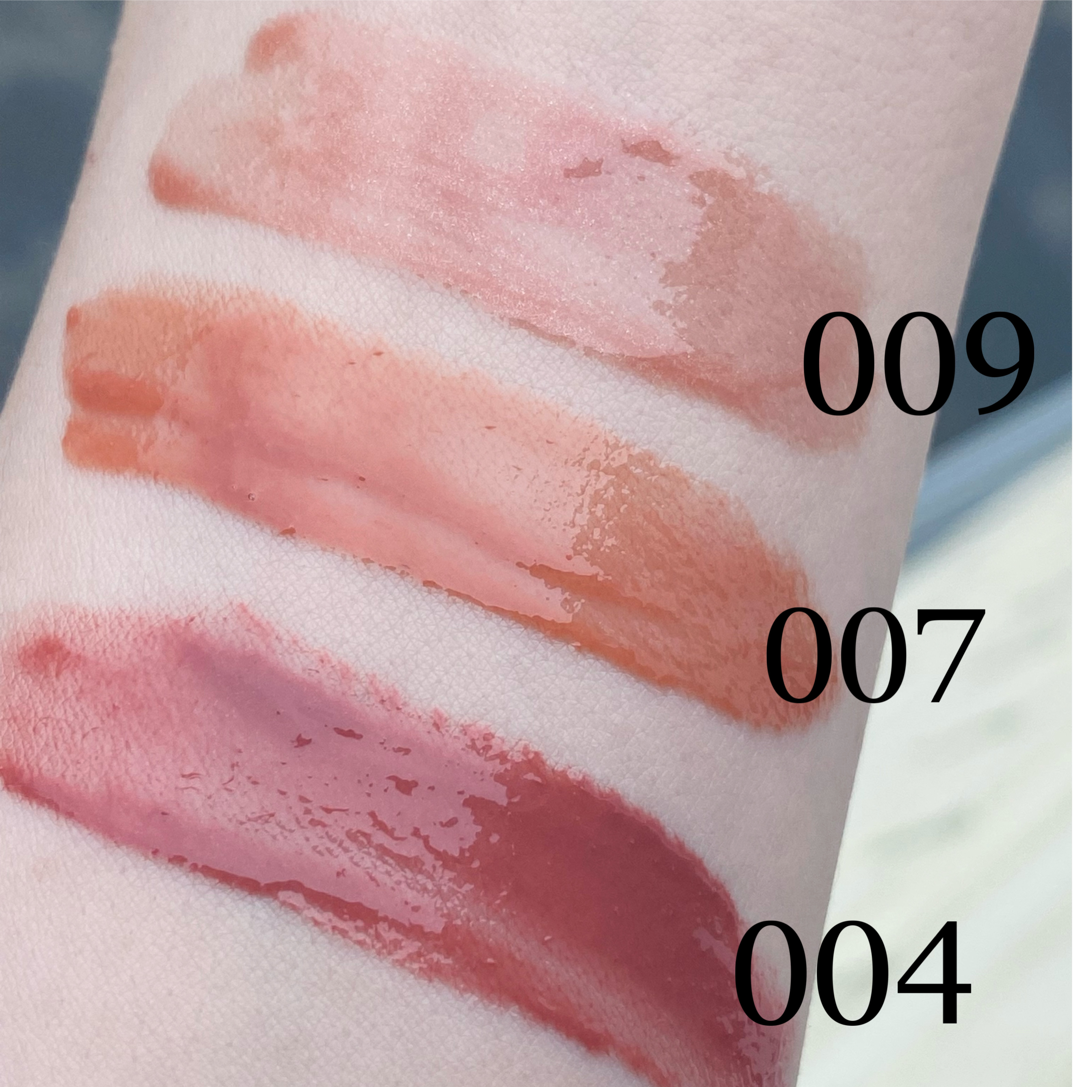 Моїх три відтінки і свотчі ще 8 блисків Maybelline lifter gloss