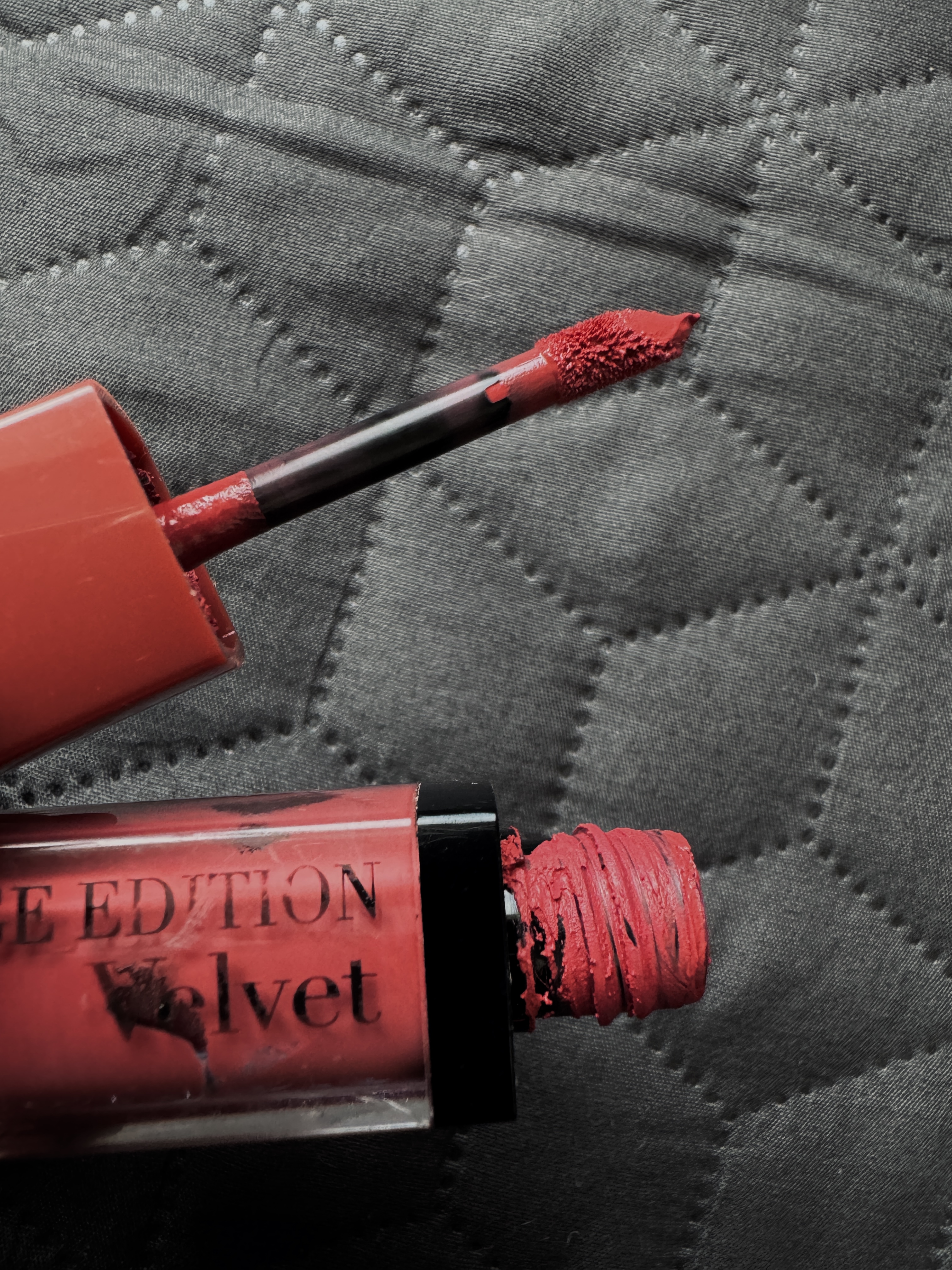 Bourjois Rouge Edition Velvet Lipstick в відтінку 12