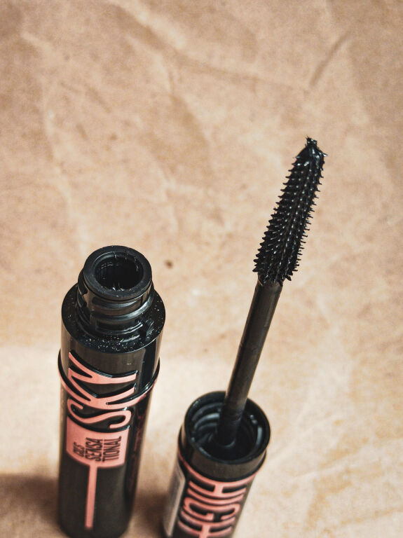 Екстра чорна туш від Maybelline. Lash Sensational Sky High Cosmic Black #testinmakeupclub