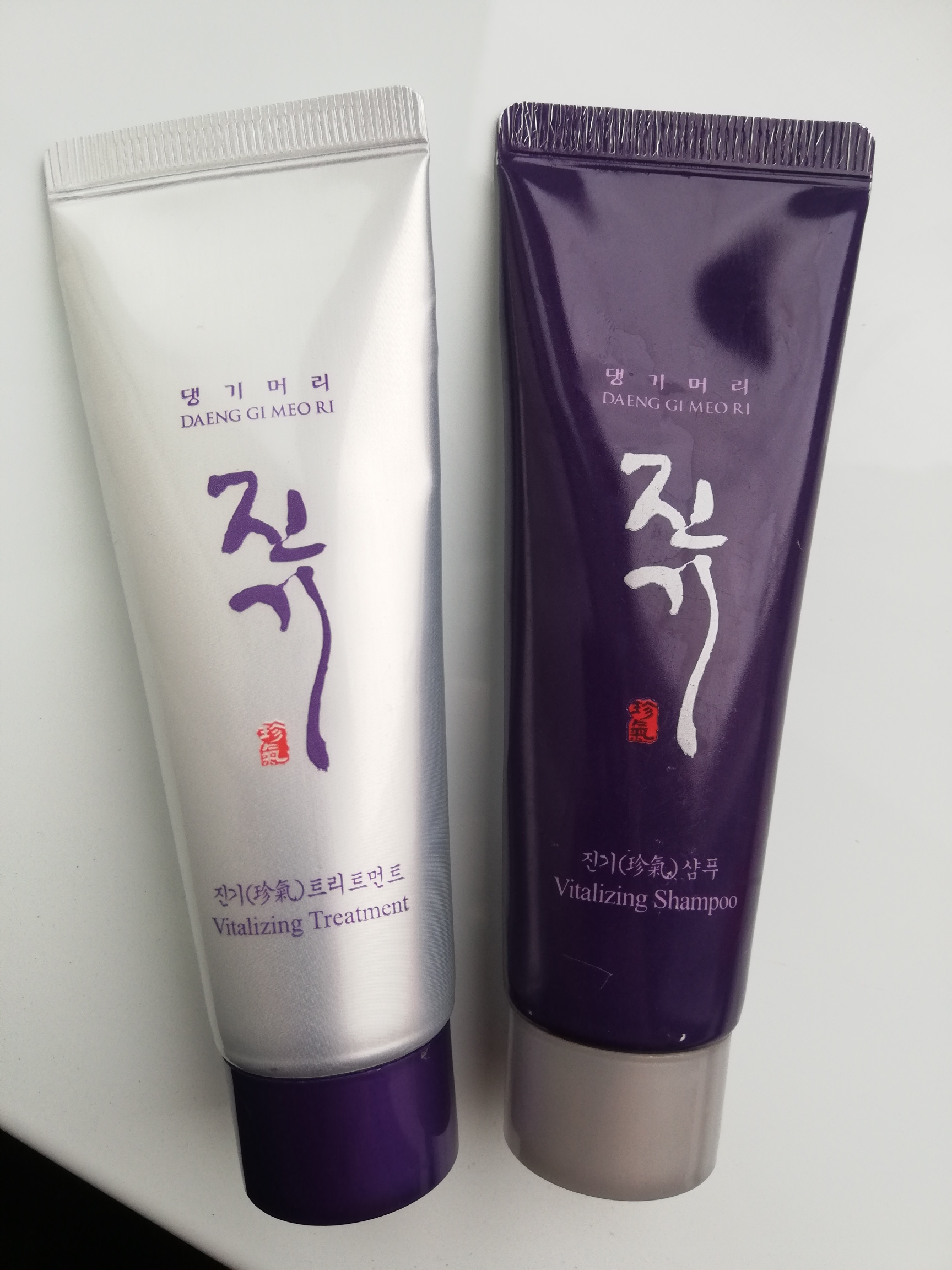 Daeng gi meo ri vitalizing treatment, shampoo