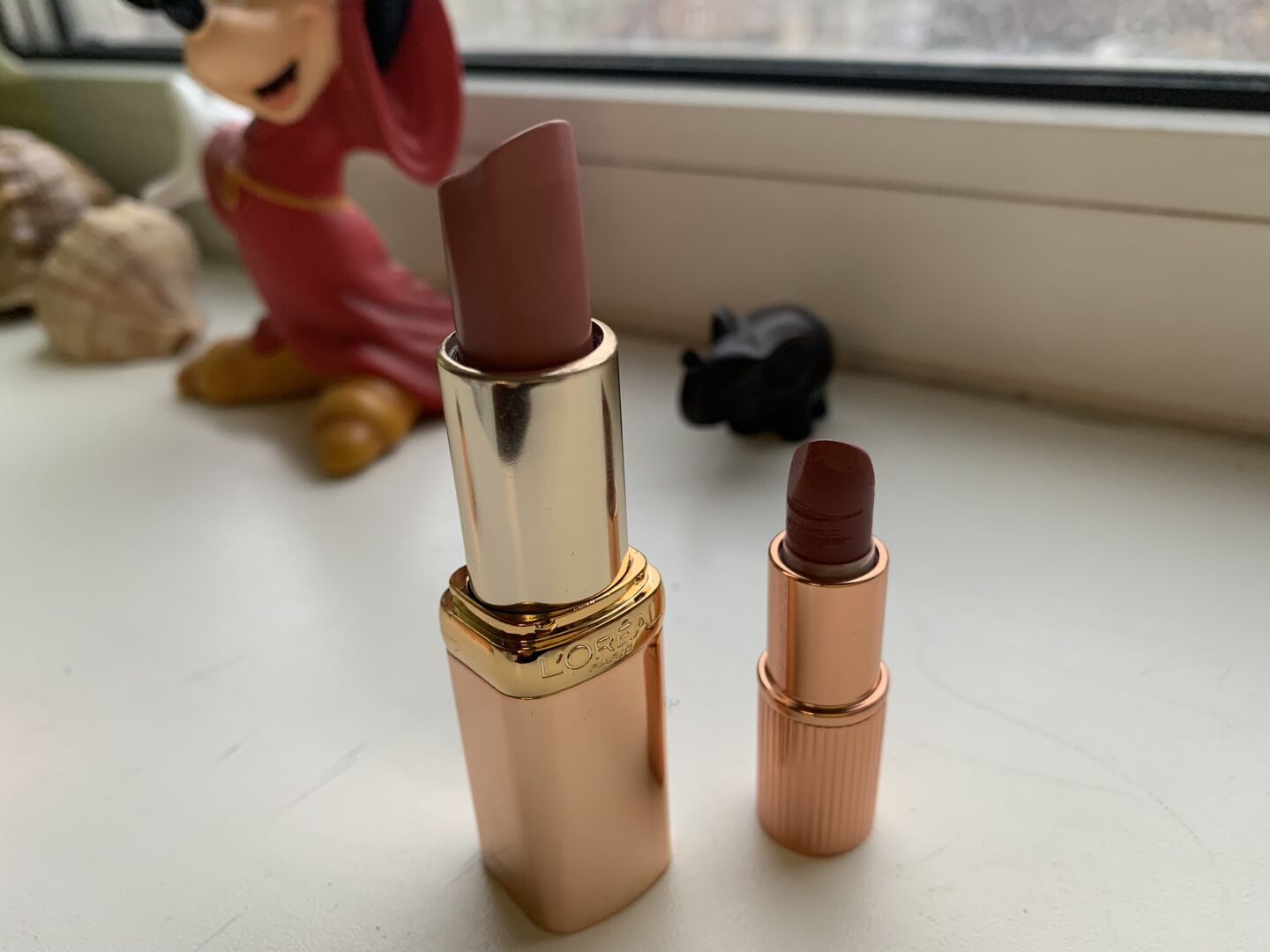 L'oreal Paris Color Riche Nude Intense 173 vs Charlotte Tilbury Matte Revolution Lipstick (Medium)