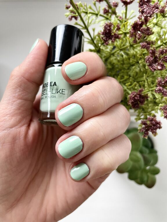 Nobea Day-to-Day Gel-like Nail Polish Гелевий ефект на нігтях по приємній вартості