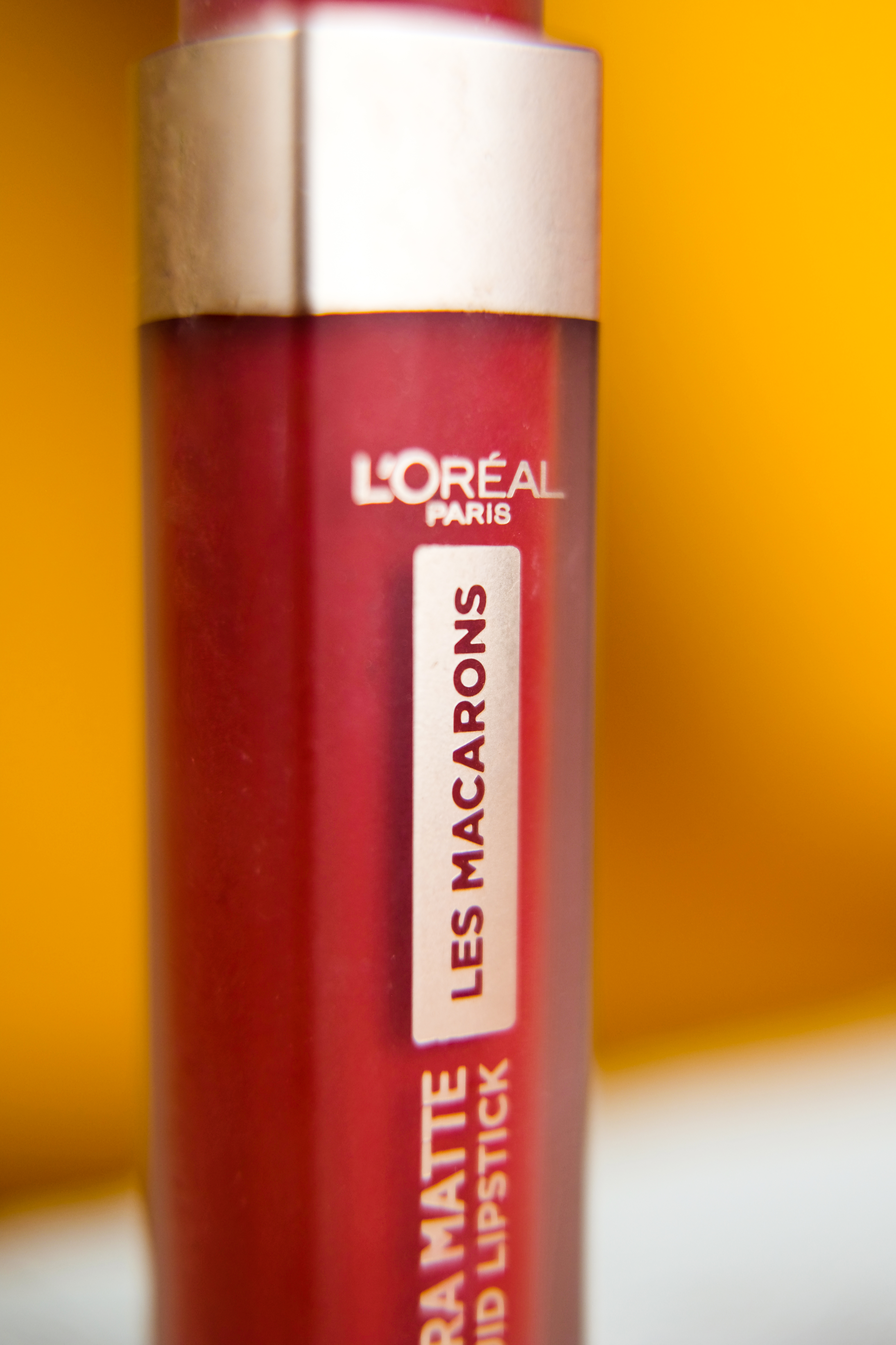 L`Oréal Paris Les Macarons :полуничний десерт на ваших губах