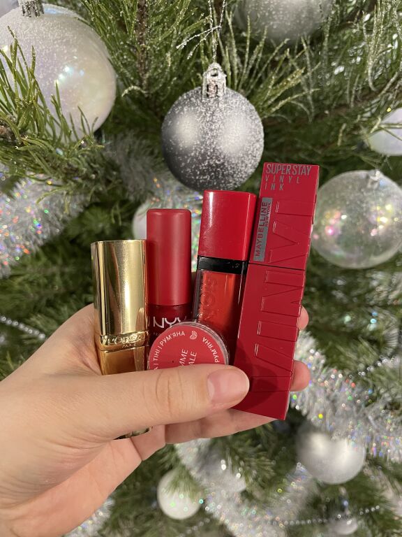 Ho-ho-holy lips!!