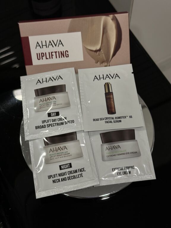 Тес�тую пробники Ahava Uplifting Set