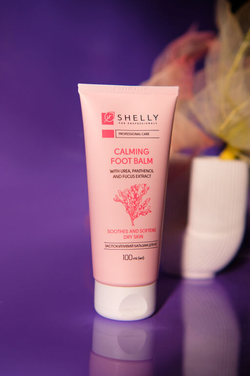 Коли шкіра ніг зовсім суха, на допомогу летить Shelly Calming Foot Balm