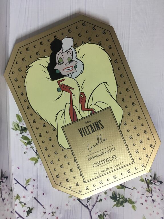 Свотчі тіней Catrice Disney Villains Cruella