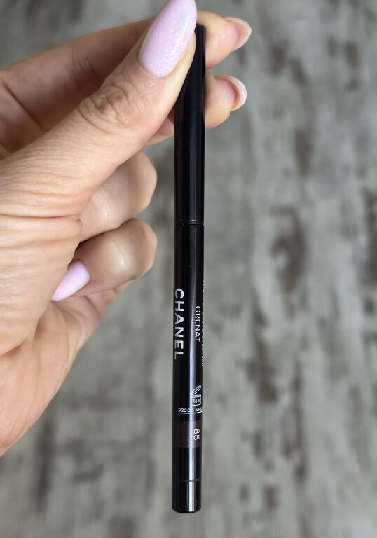 Люксовий олівець у дуже гарному кольорі+бюджетний аналог