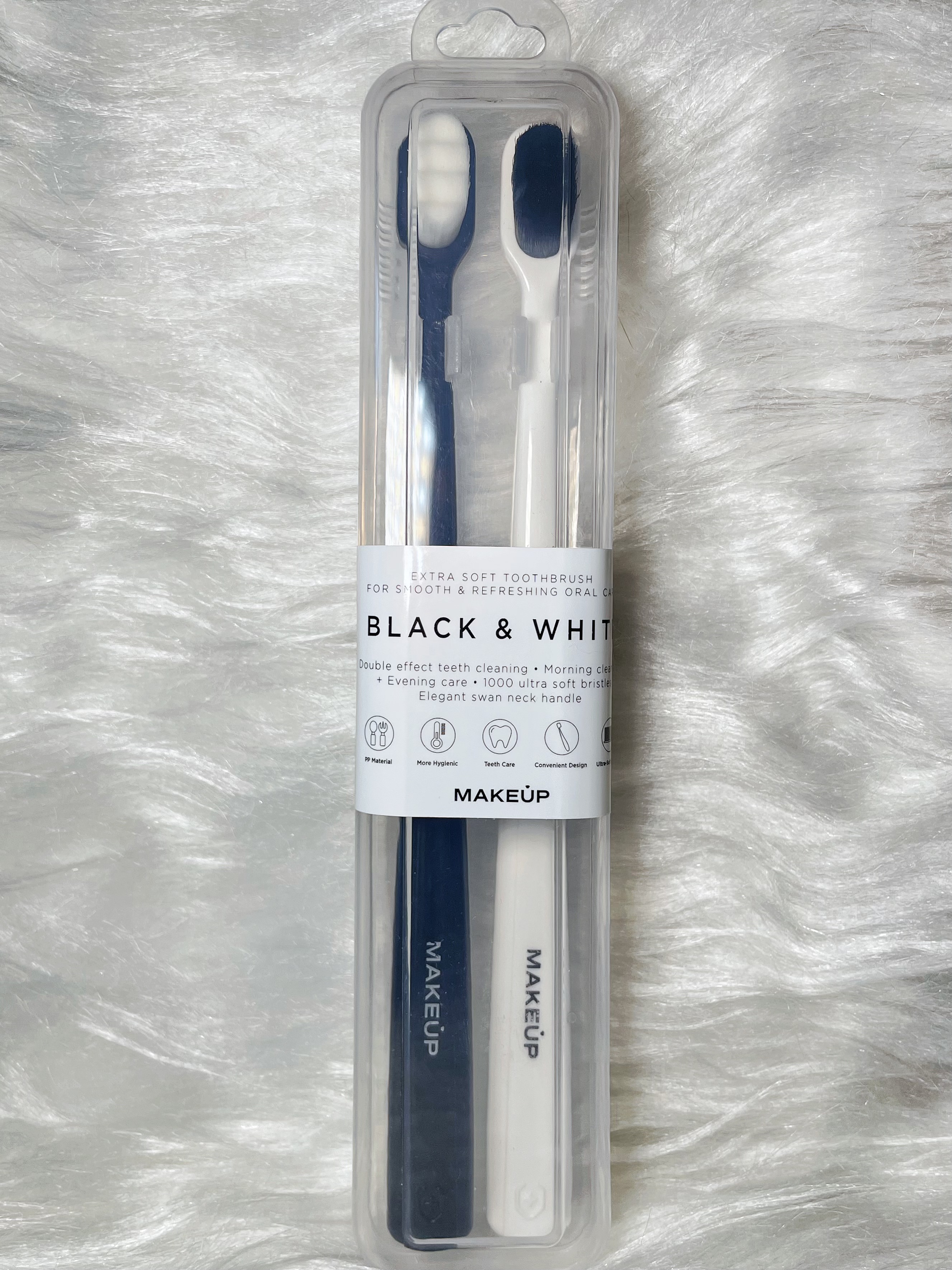 MAKEUP BLACK&WHITE TOOTHBRUSH SET