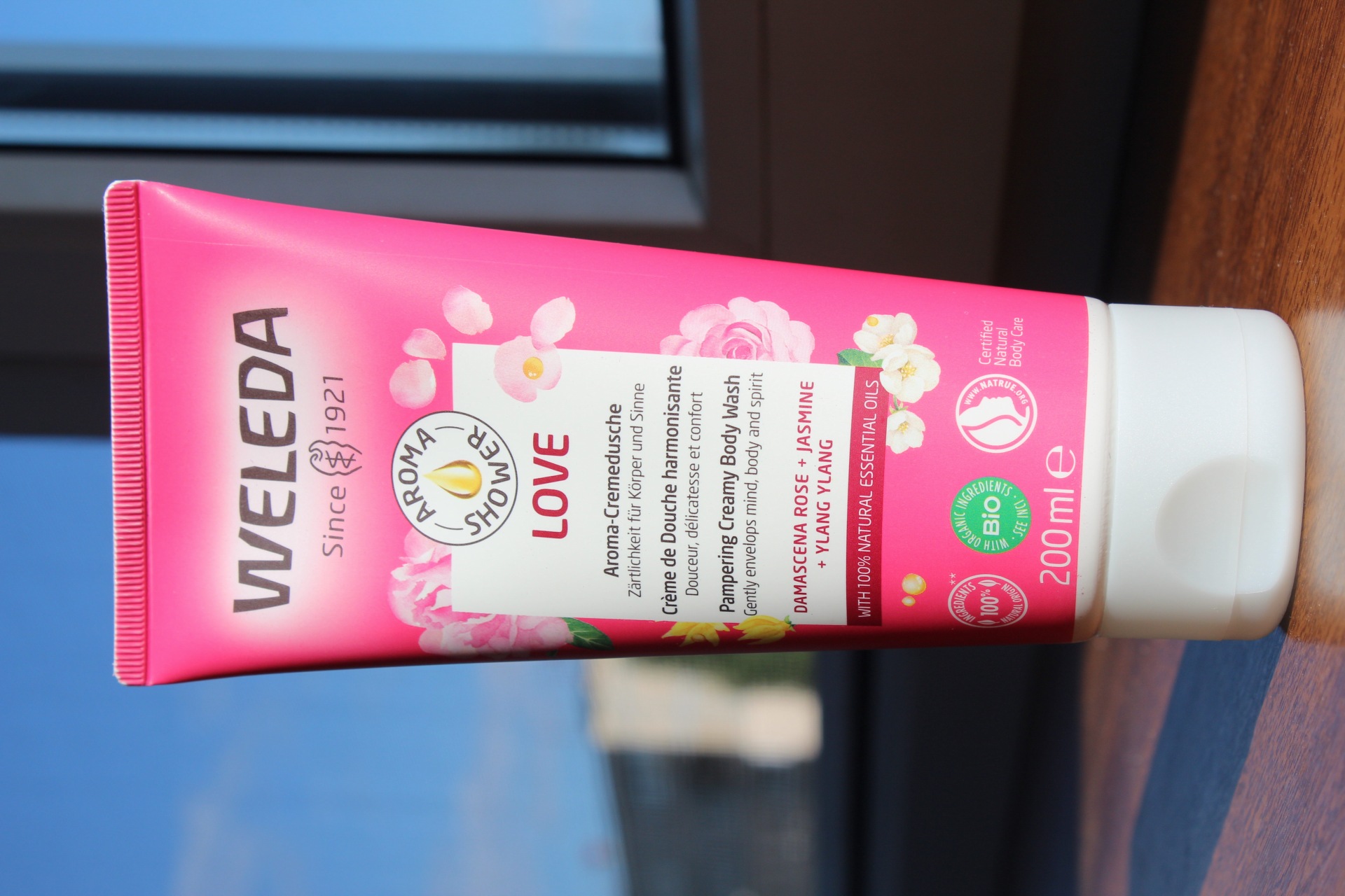 Weleda Aroma Love Pampering Creamy Body Wash