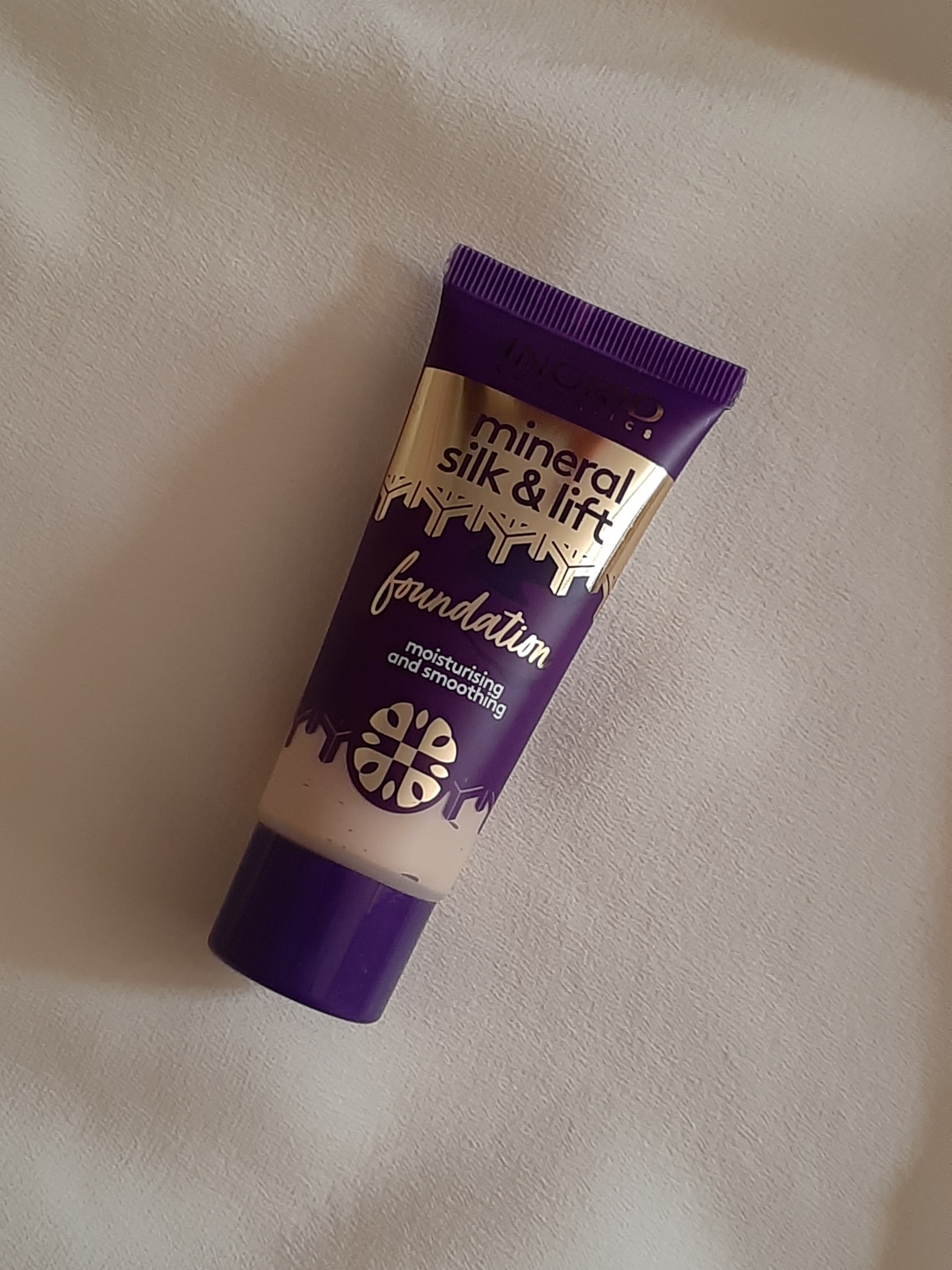 Тональний крем Ingrid Cosmetics Mineral Silk & Lift №280