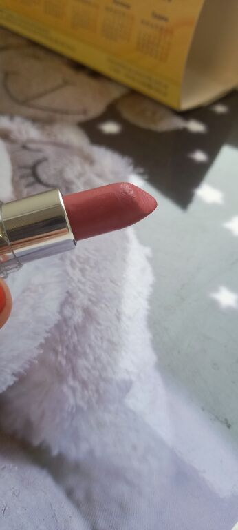 Помада Maybelline у відтінку 924 Pink Punch