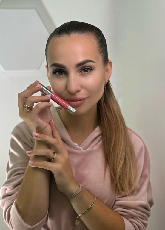 Відтінок, що закохує:  за�йомтесь, Kiko Milano Creamy Lipgloss