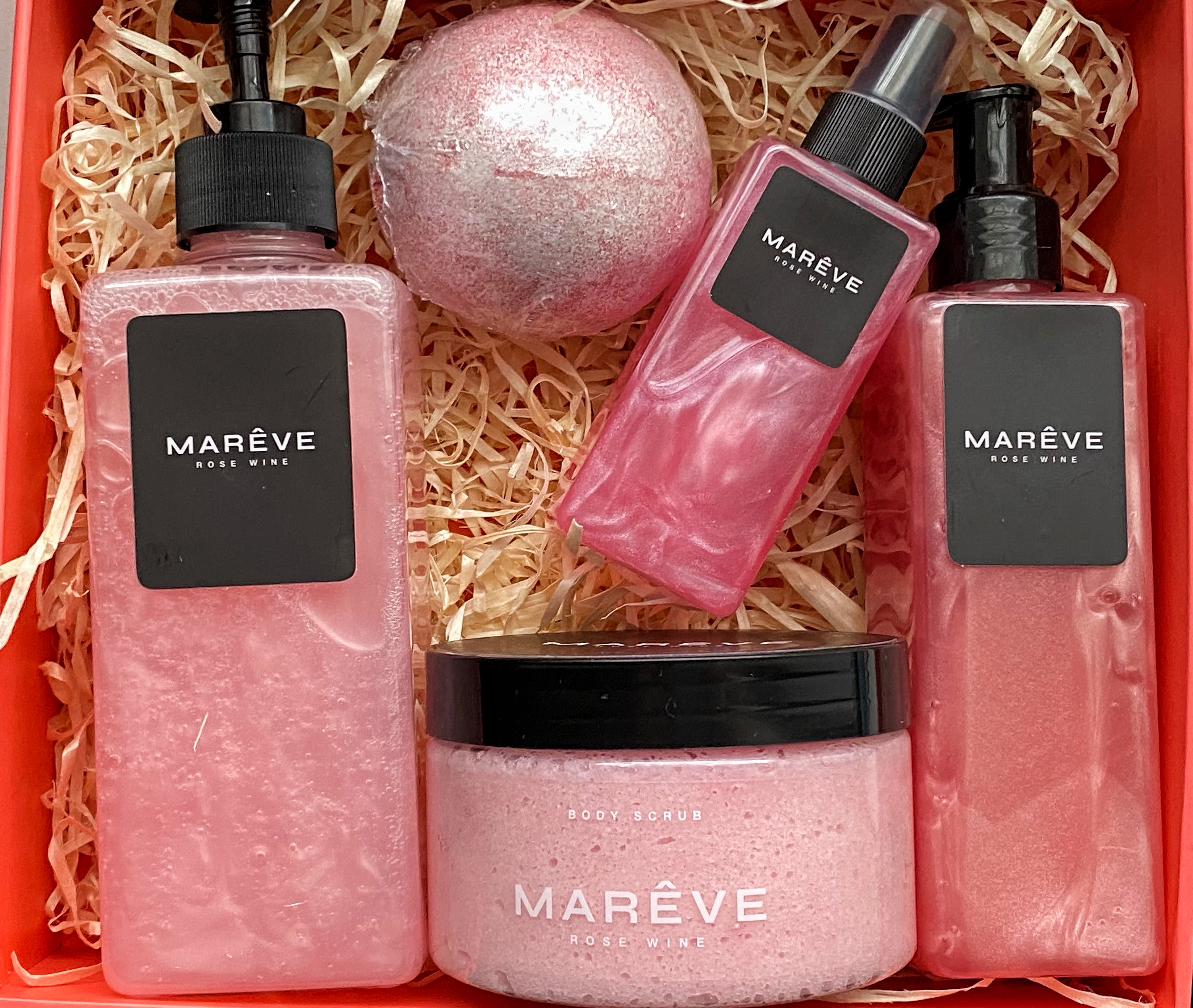 Огляд на подарунковий бокс від #makeuclub та MAREVE