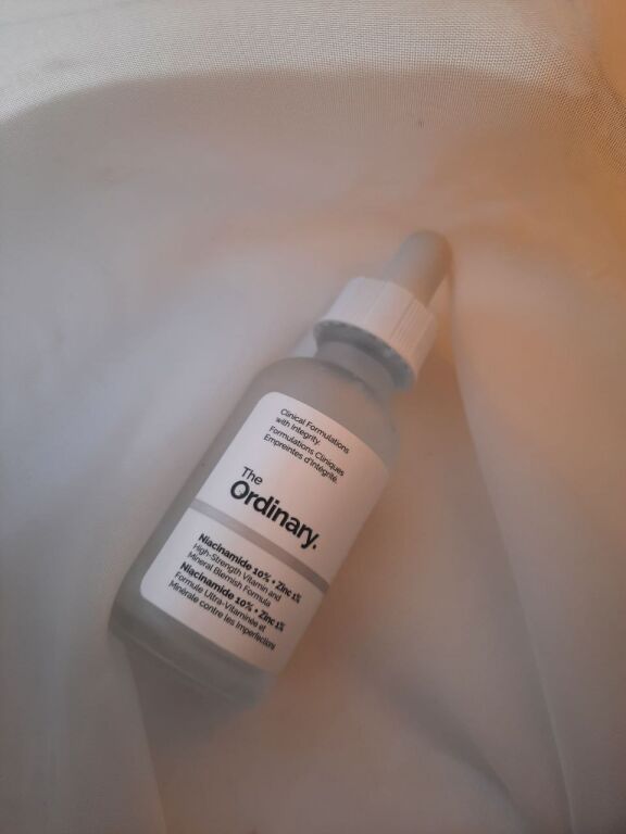 Легендарна  сироватка The Ordinary - Niacinamide 10% + Zinc 1% - чи дійсно така дієва?