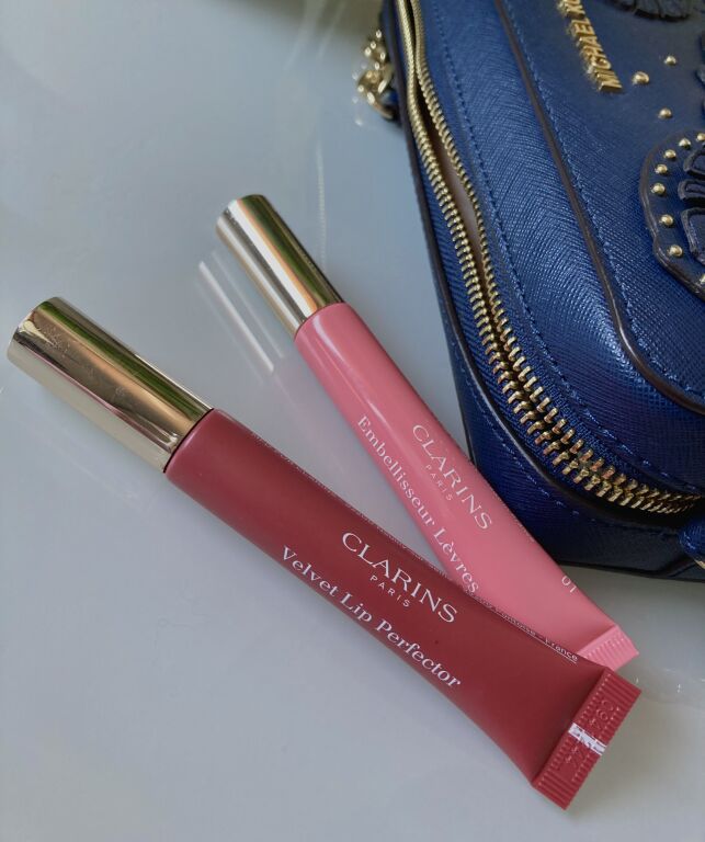 Вельвет на �губах Clarins Velvet Lip perfector