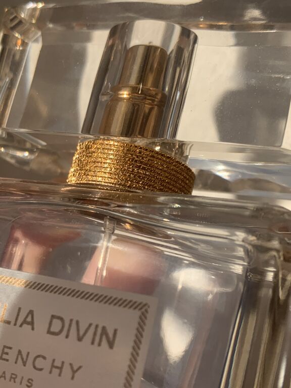 Givenchy Dahlia Divin edt