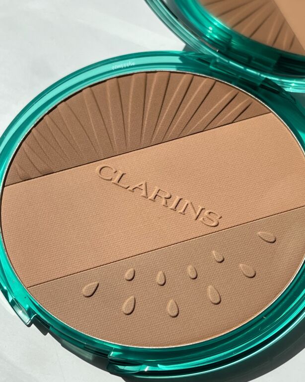 В очікуванні літа з Clarins Bronzing Compact Frozen Summer