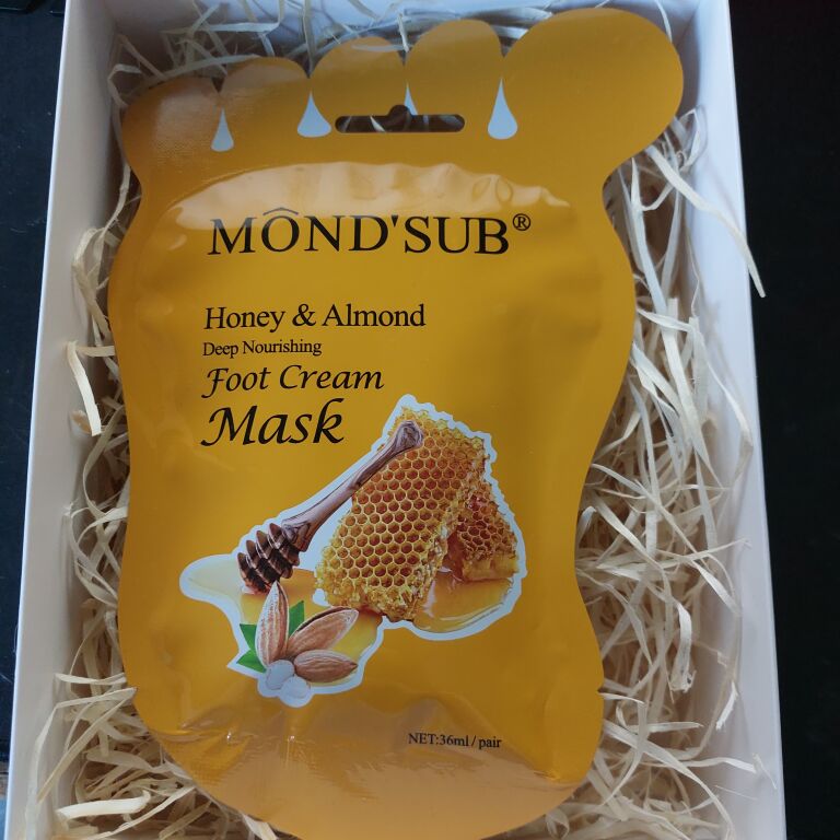 Питательная маска для ног с медом и миндалем