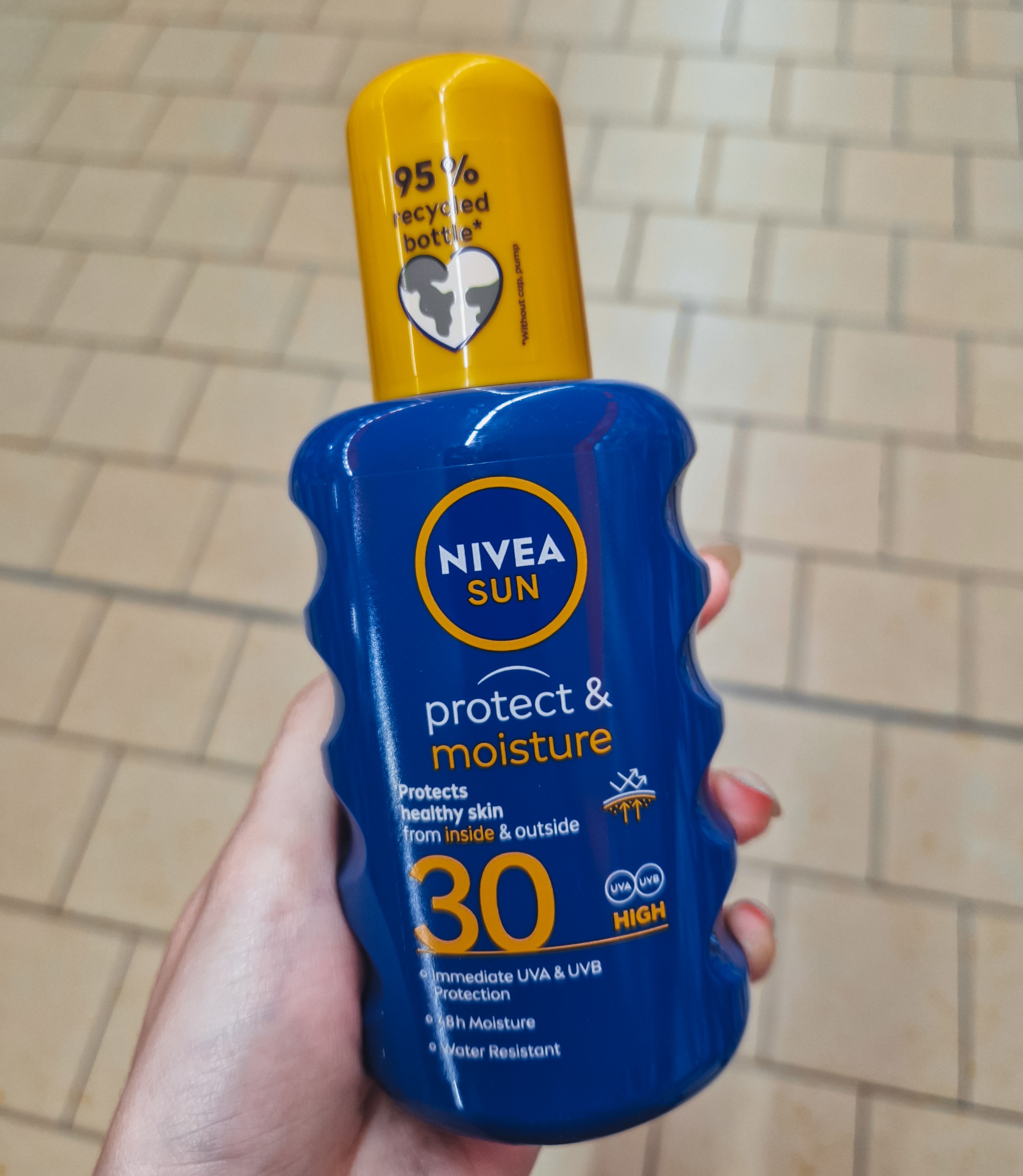 Безпечна засмага з серією засобів Nivea