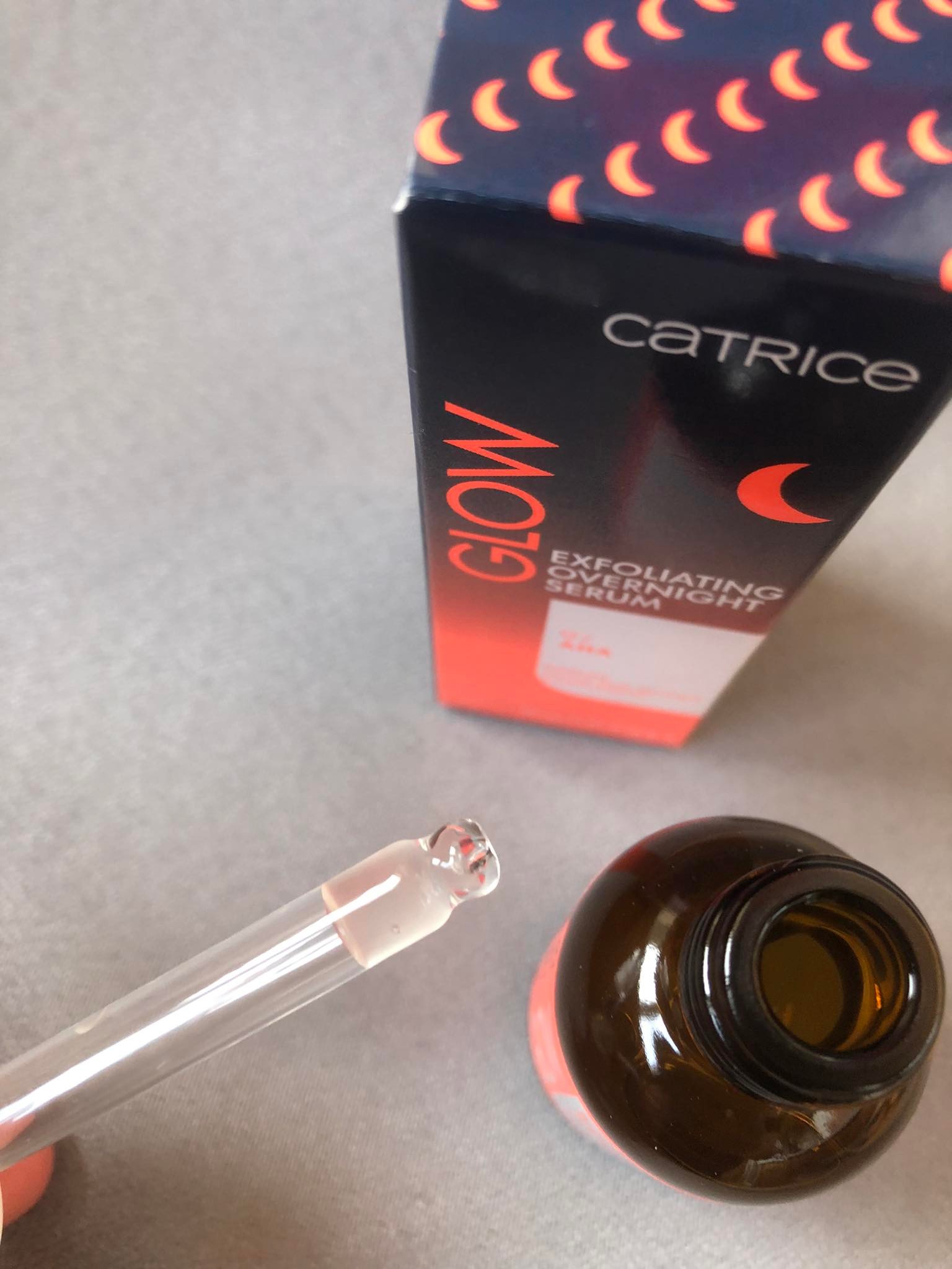 Catrice Glow Exfoliating Overnight - відмінний варіант для знайомства з кислотами