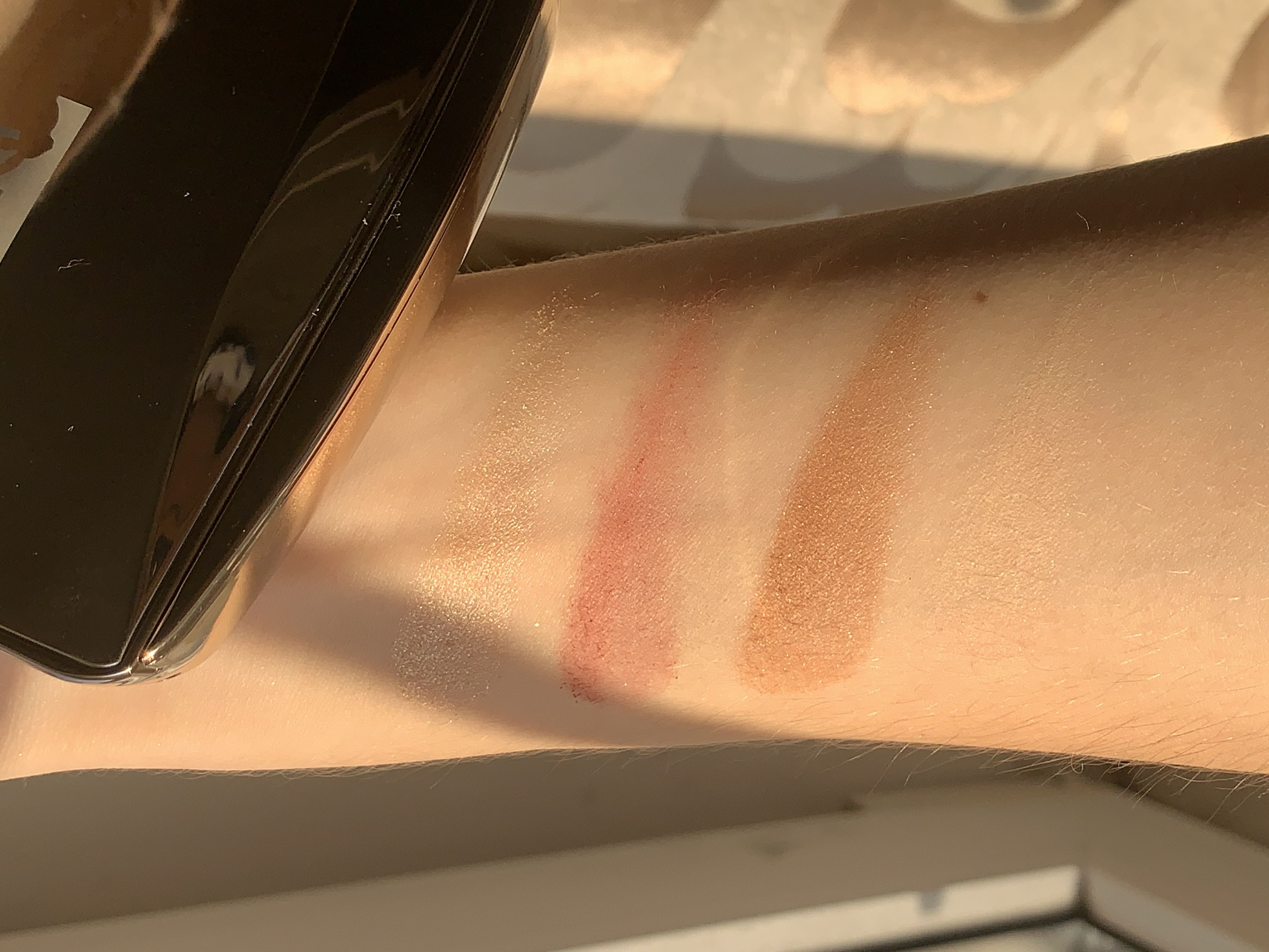 Hourglass Ambient Lighting Edit Mini - Sculpture Unlocked