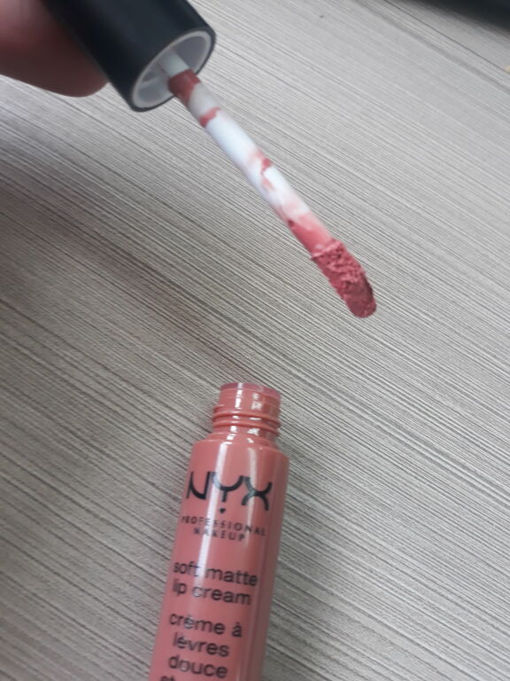 Помада soft matte lip cream від Nyx, відтінок Zurich (SMLC14)