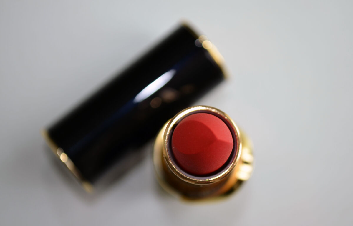 Огляд на помаду Pat McGrath Matte Trance Lipstick в відтінку Elson-2