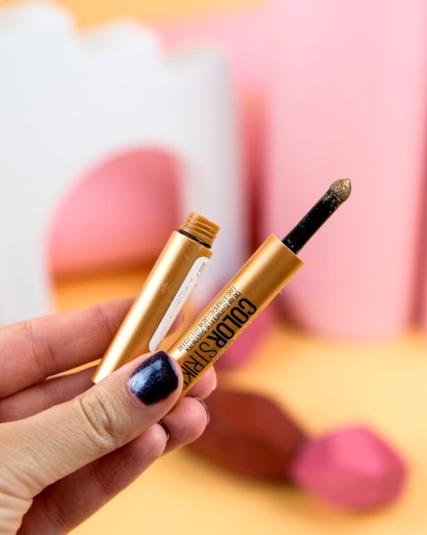 Maybelline Color Strike Eye Shadow Pen: а якої якості шимерні стіки? 