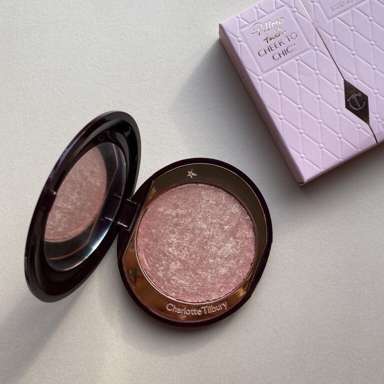 Charlotte Tilbury Cheek to Chic Pillow Talk